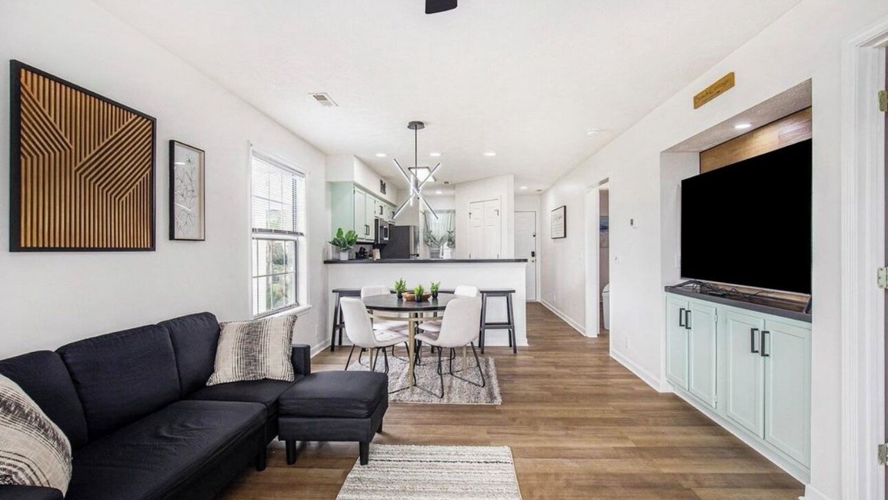 Photo of Livingroom in Longs