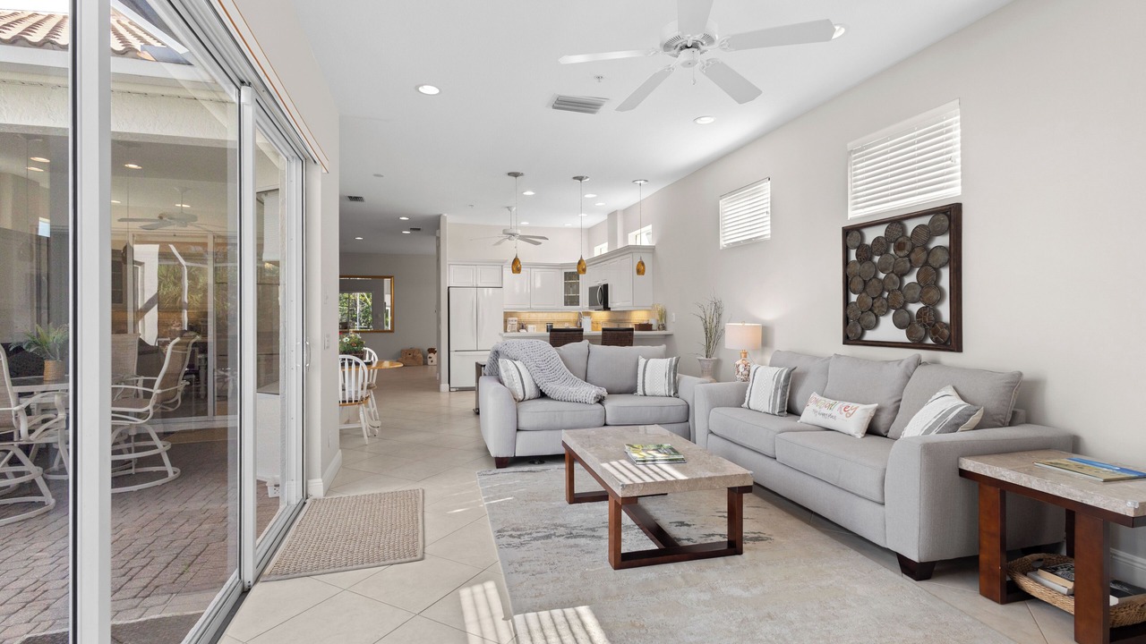 Photo of Livingroom in Bay Isles