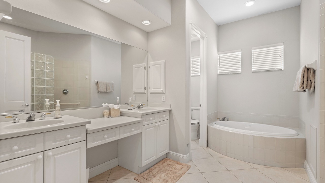 Photo of Bathroom in Bay Isles
