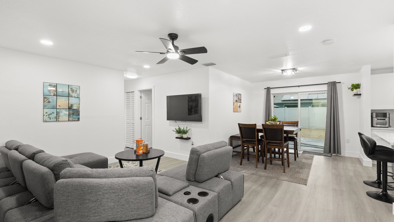 Photo of Livingroom in Anona