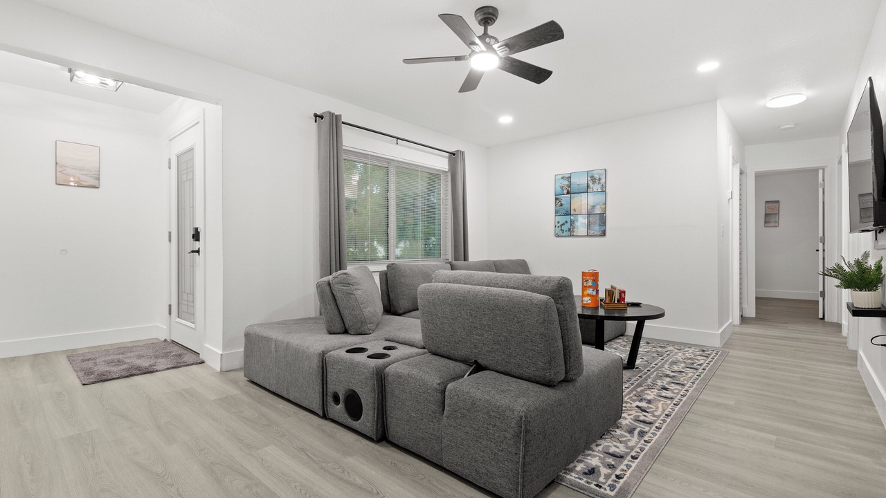 Photo of Livingroom in Anona