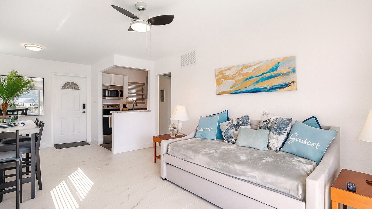 Photo of Bedroom in Capri Isle