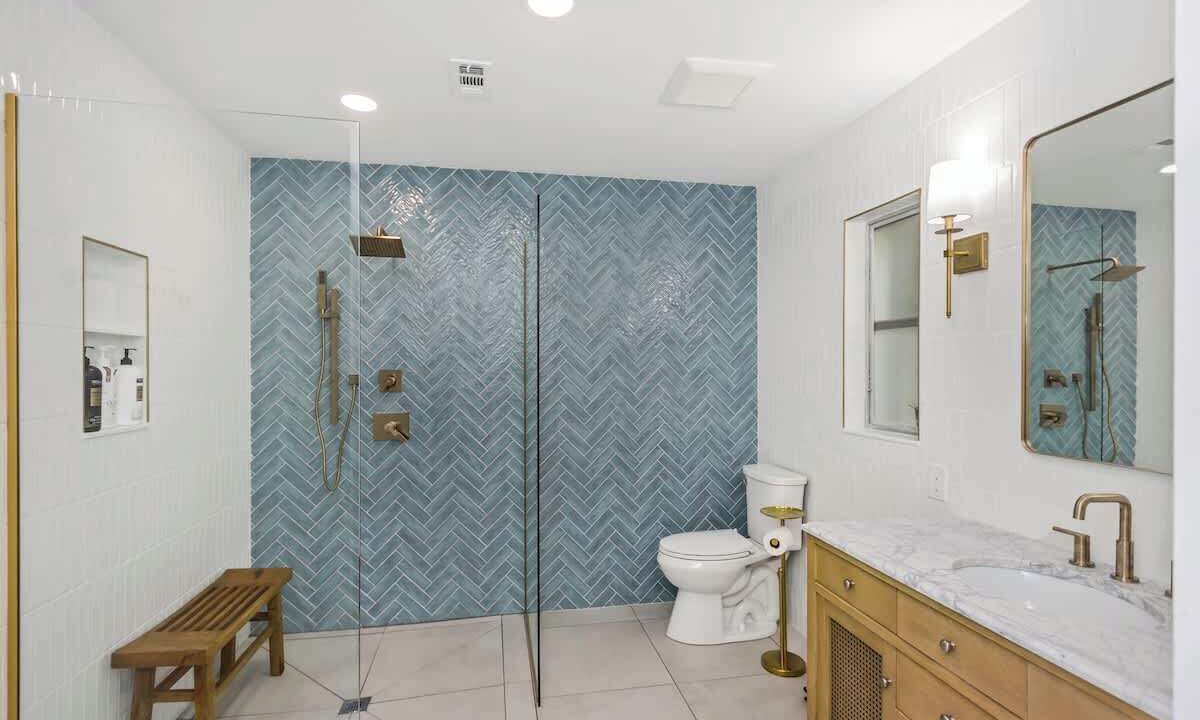 Photo of Bathroom in Harbor Hills