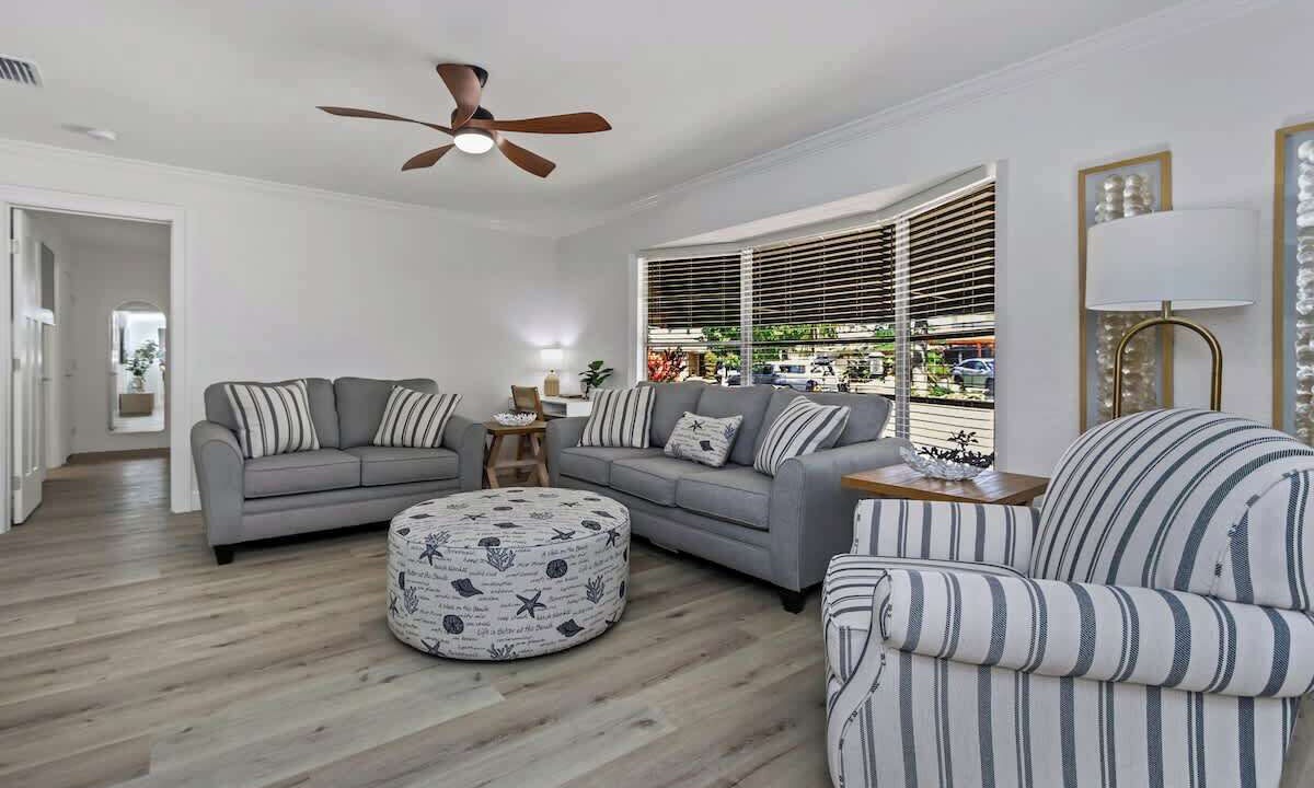 Photo of Livingroom in Harbor Hills