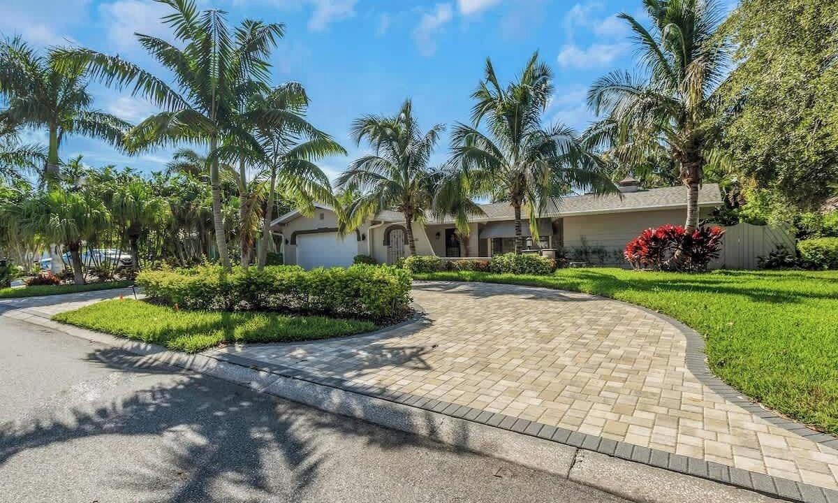 Photo of Outdoor in Harbor Hills