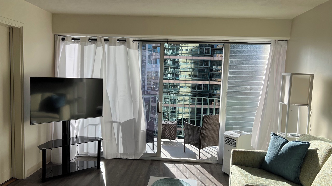 Photo of Livingroom in McCully - Moiliili