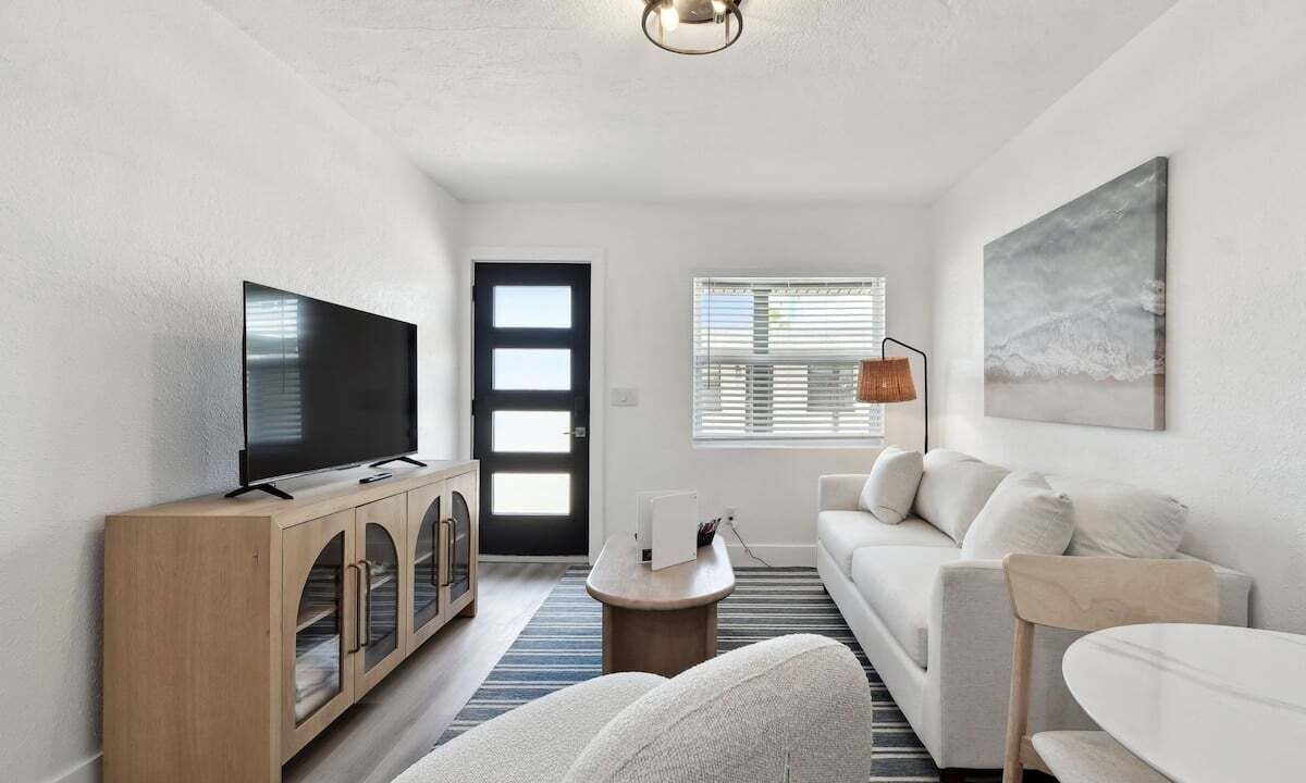 Photo of Livingroom in Treasure Island