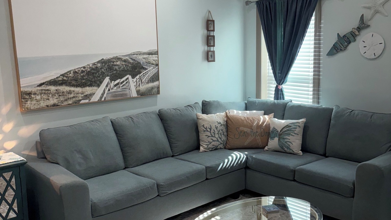 Photo of Livingroom in Longs
