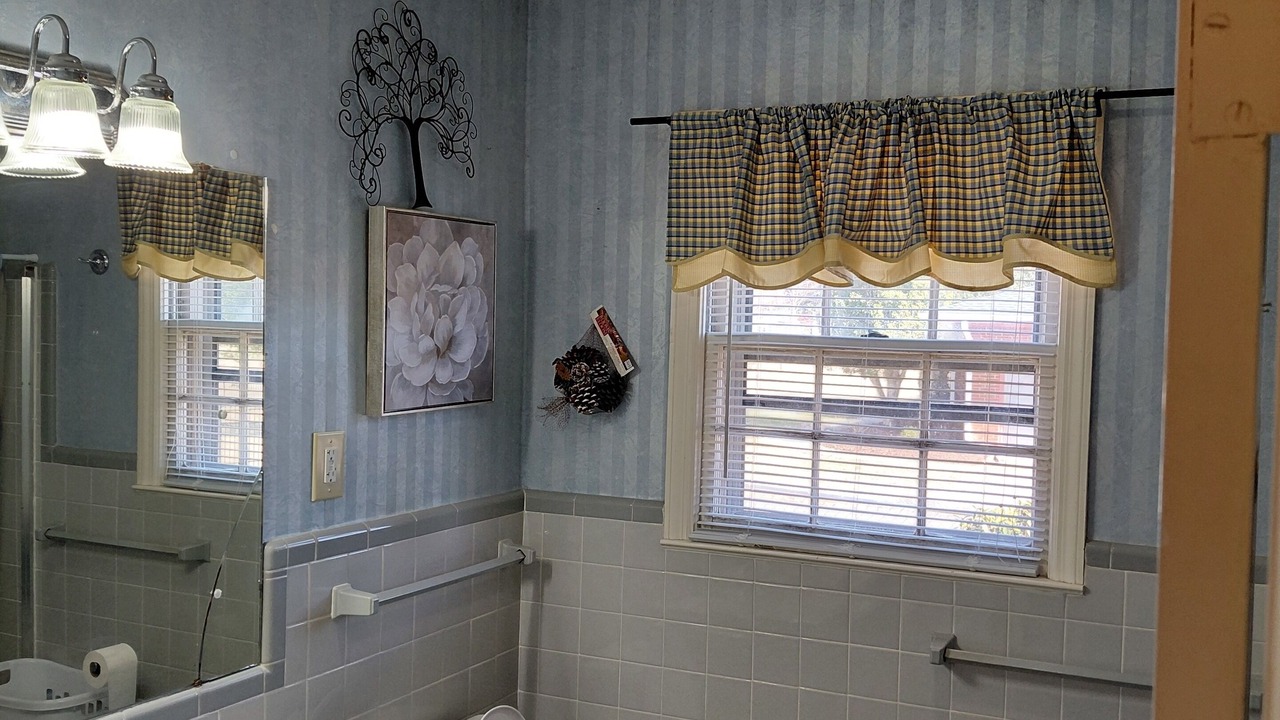 Photo of Bathroom in Loris