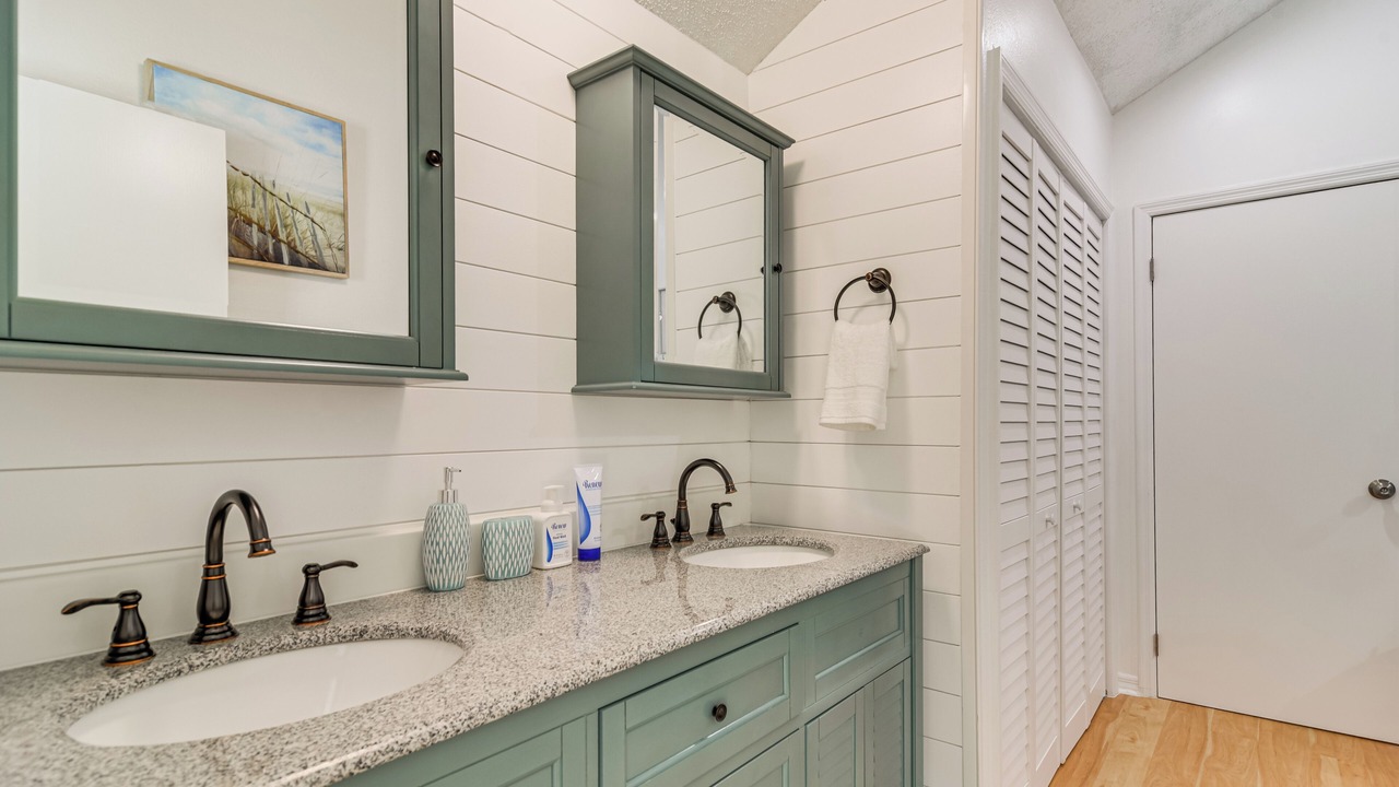 Photo of Bathroom in Sunset Beach