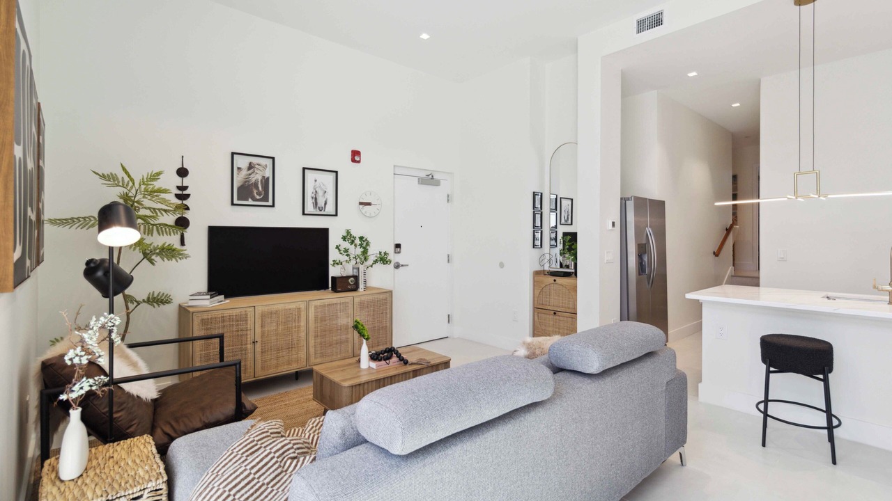 Photo of Livingroom in Gillespie Park