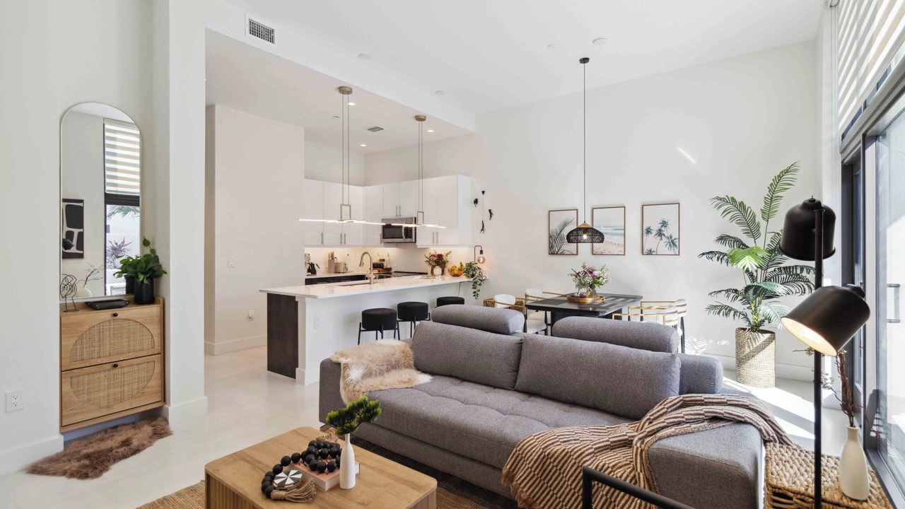 Photo of Livingroom in Gillespie Park