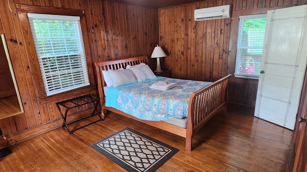 Photo of Bedroom in Clinton