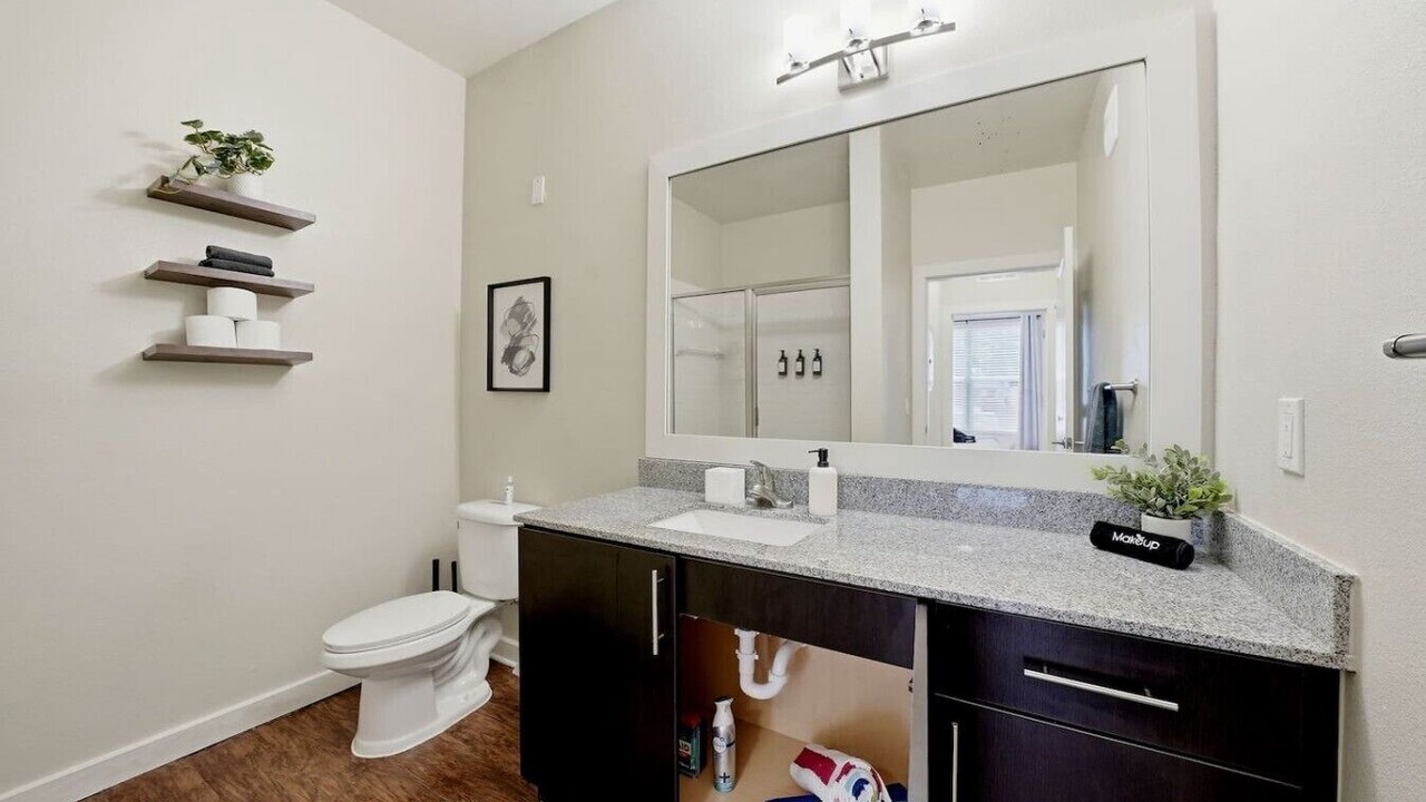 Photo of Bathroom in Courier City - Oscawana