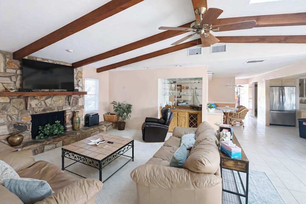 Photo of Livingroom in Sorrento Shores