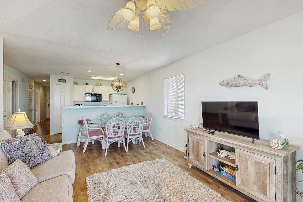Photo of Livingroom in Carolina Yacht Landing