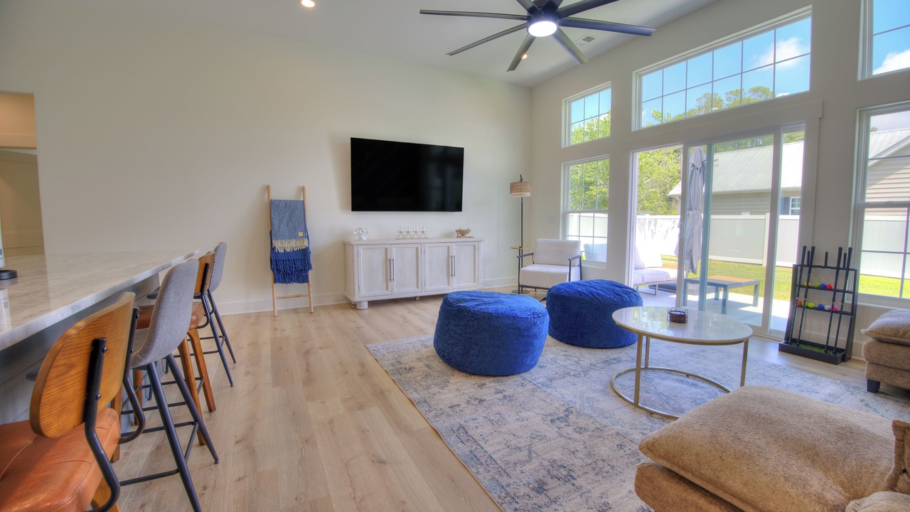 Photo of Livingroom in Little River