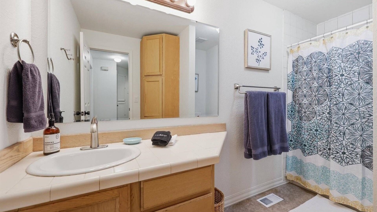 Photo of Bathroom in Garden City
