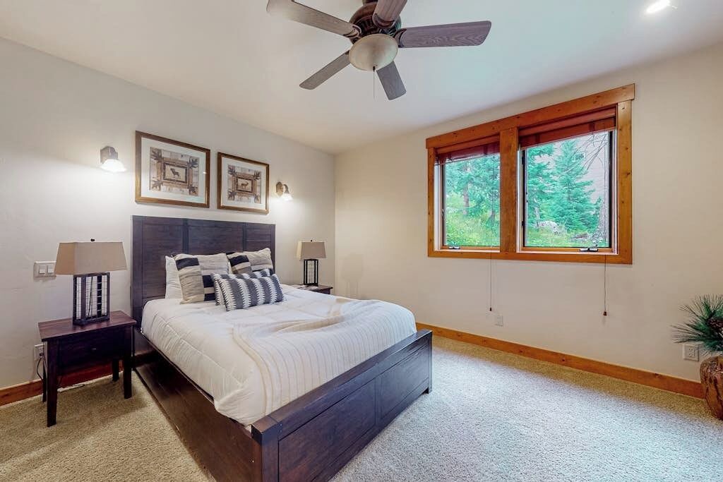 Photo of Bedroom in Crown