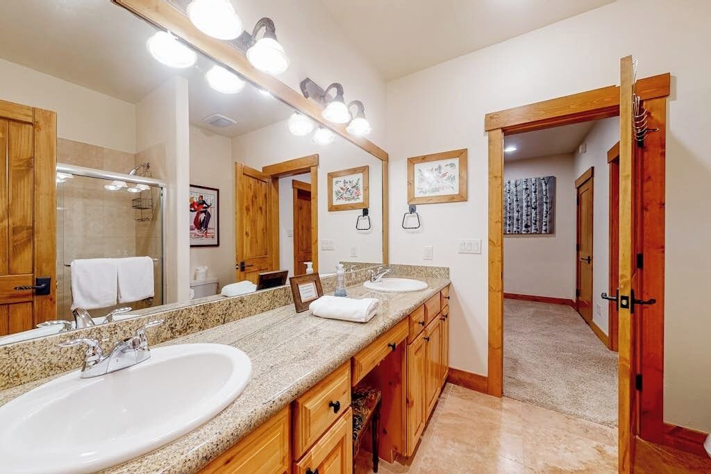 Photo of Bathroom in Crown