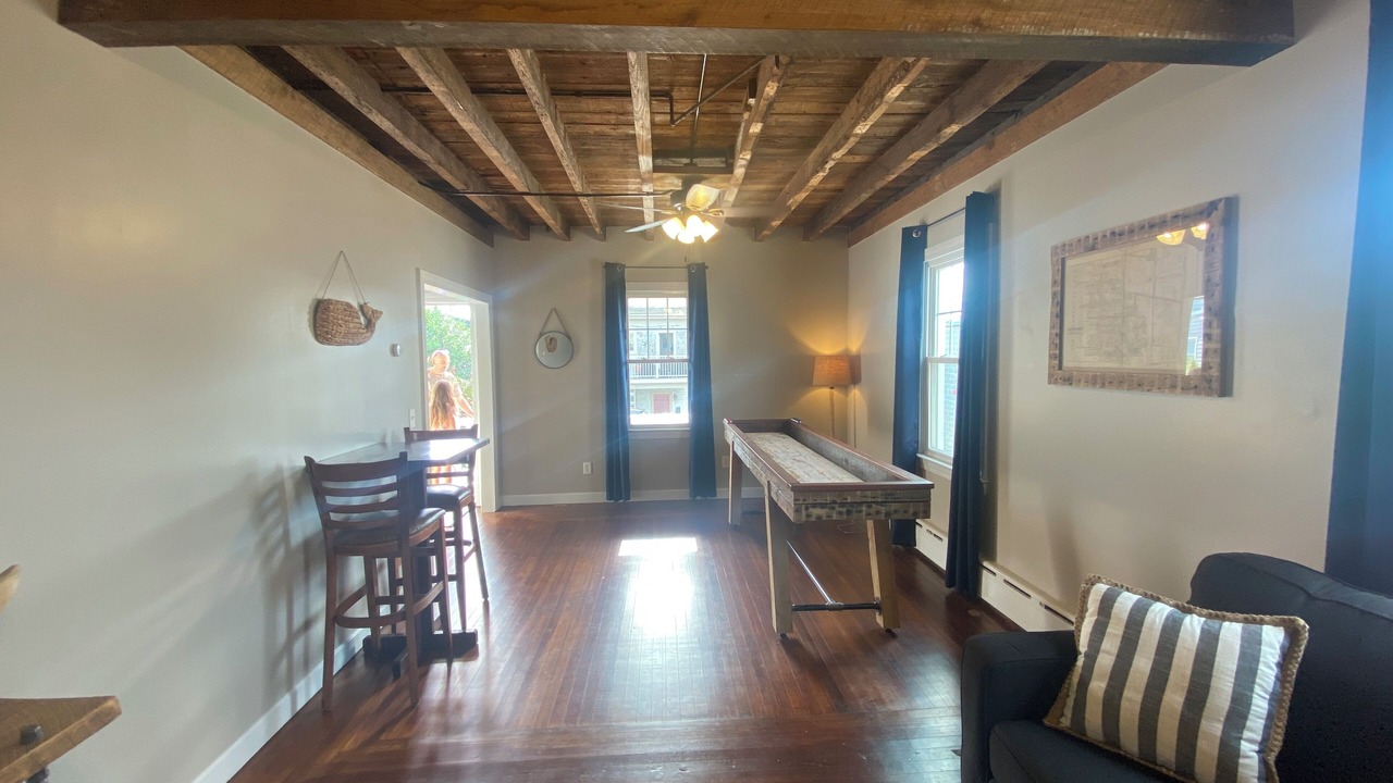 Photo of Livingroom in Historic Hill