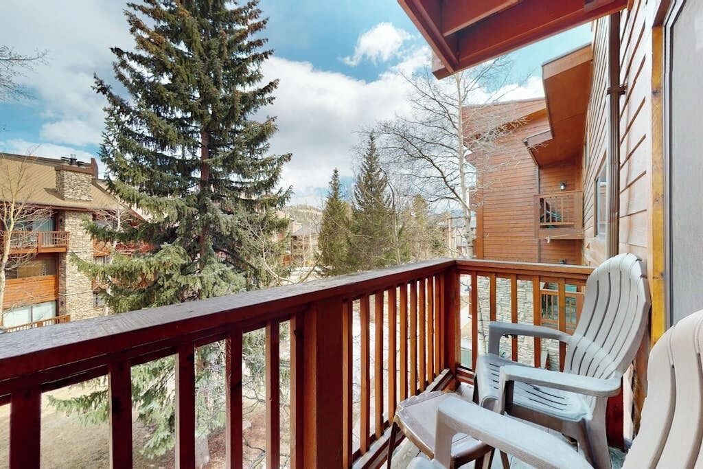 Photo of Outdoor in Four O'Clock