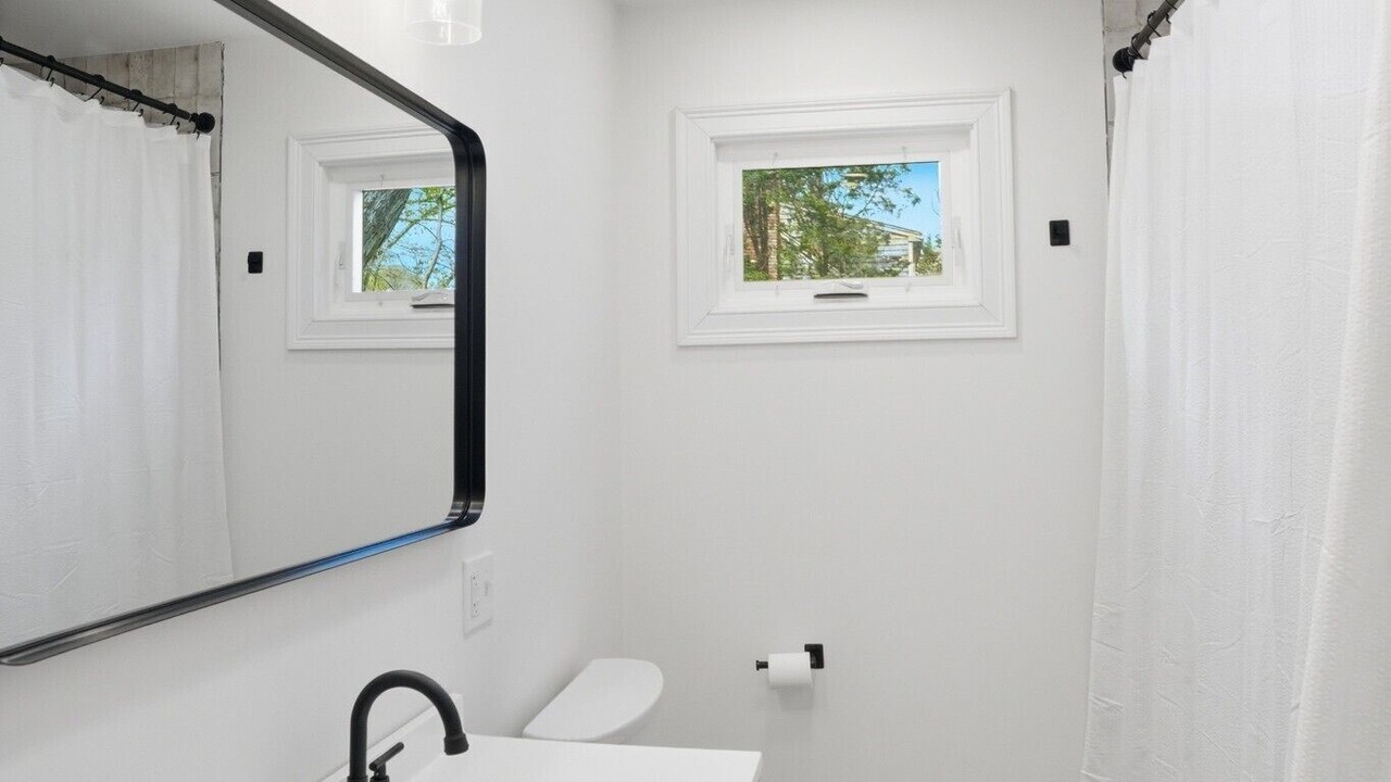 Photo of Bathroom in Warren