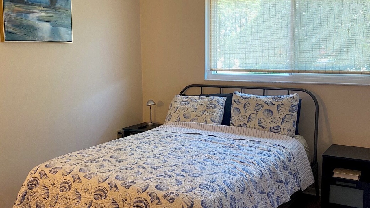 Photo of Bedroom in Golden Beach