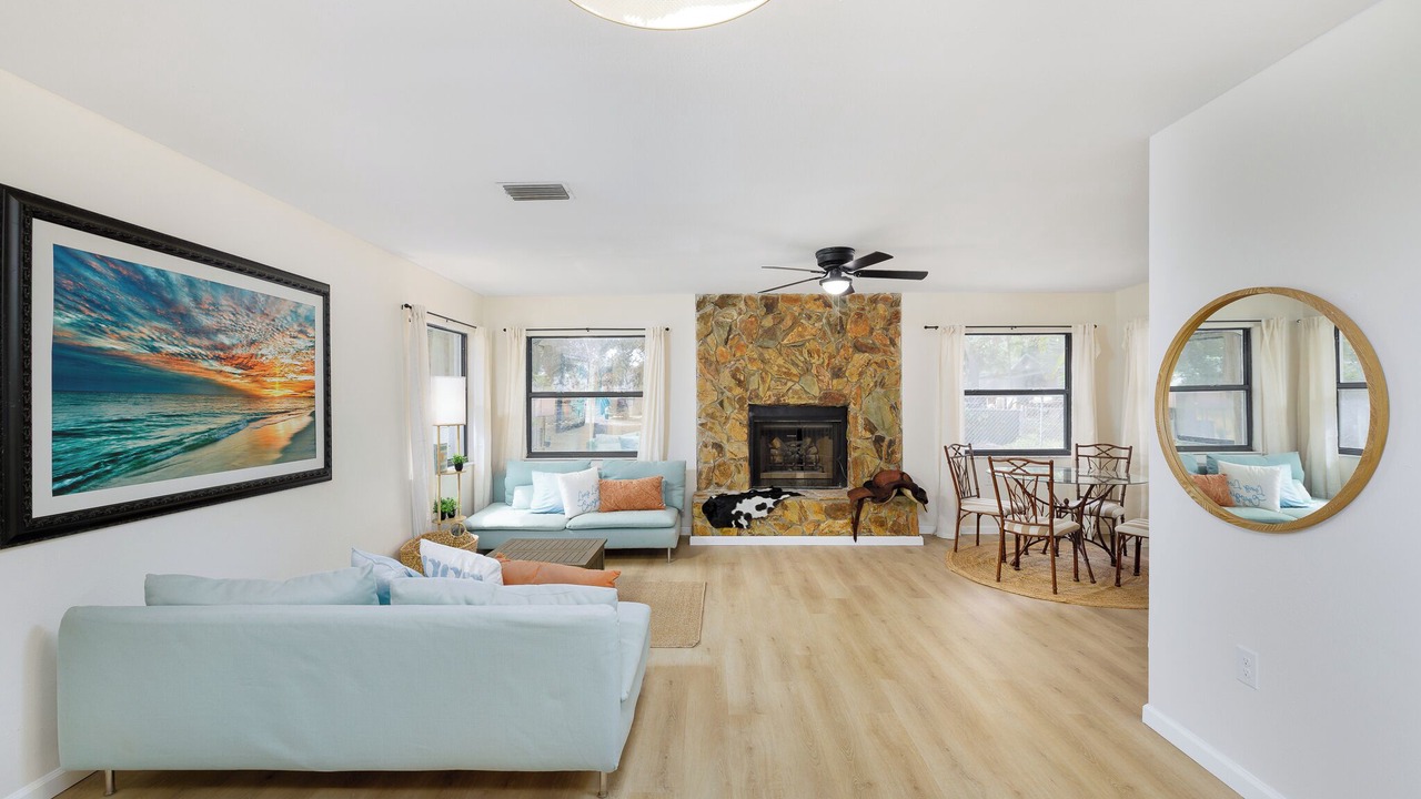 Photo of Livingroom in Disston Heights