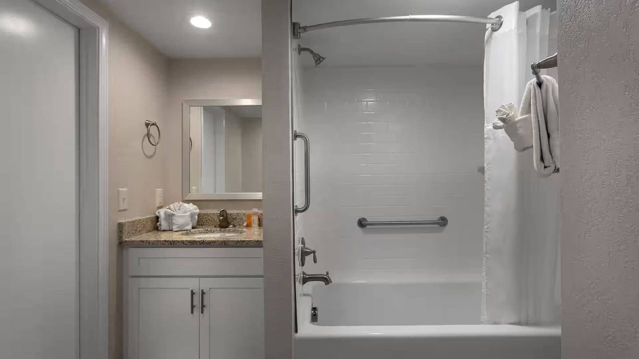 Photo of Bathroom in Ocean Drive