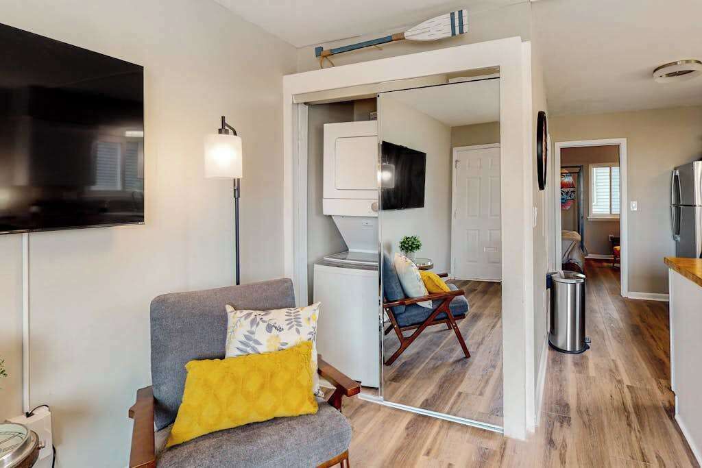 Photo of Livingroom in Caine Woods
