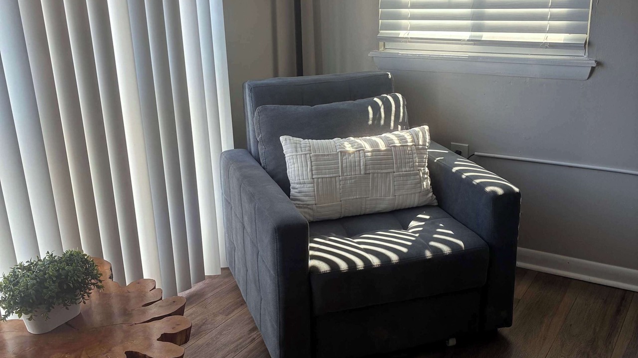Photo of Livingroom in Caine Woods