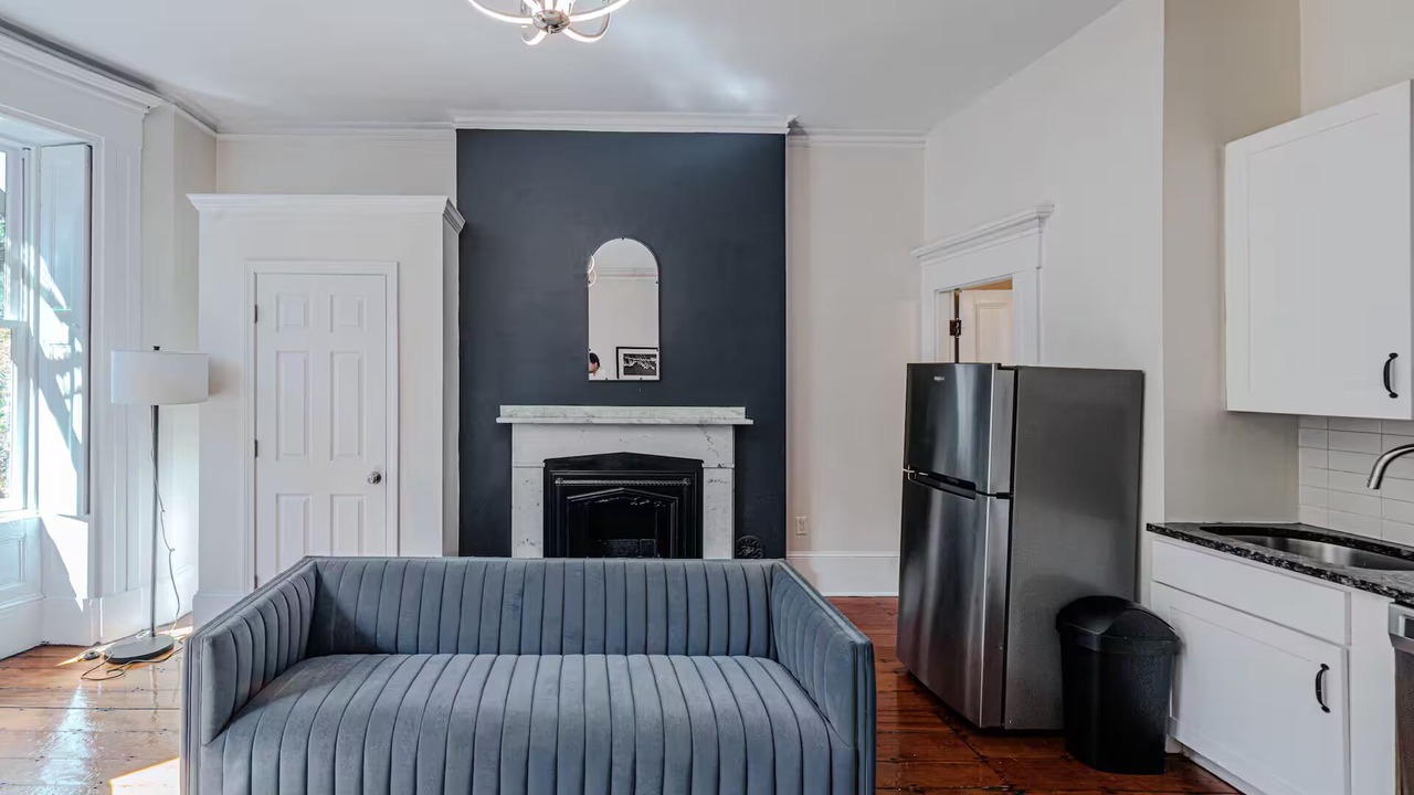 Photo of Livingroom in Beacon Hill