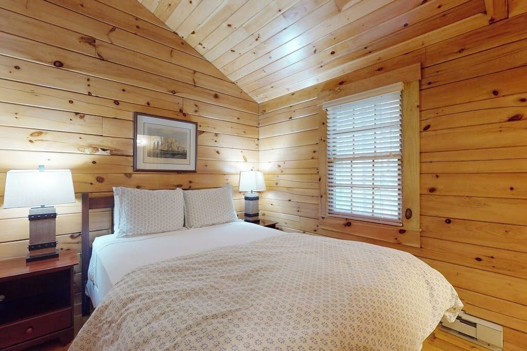 Photo of Bedroom in Northport