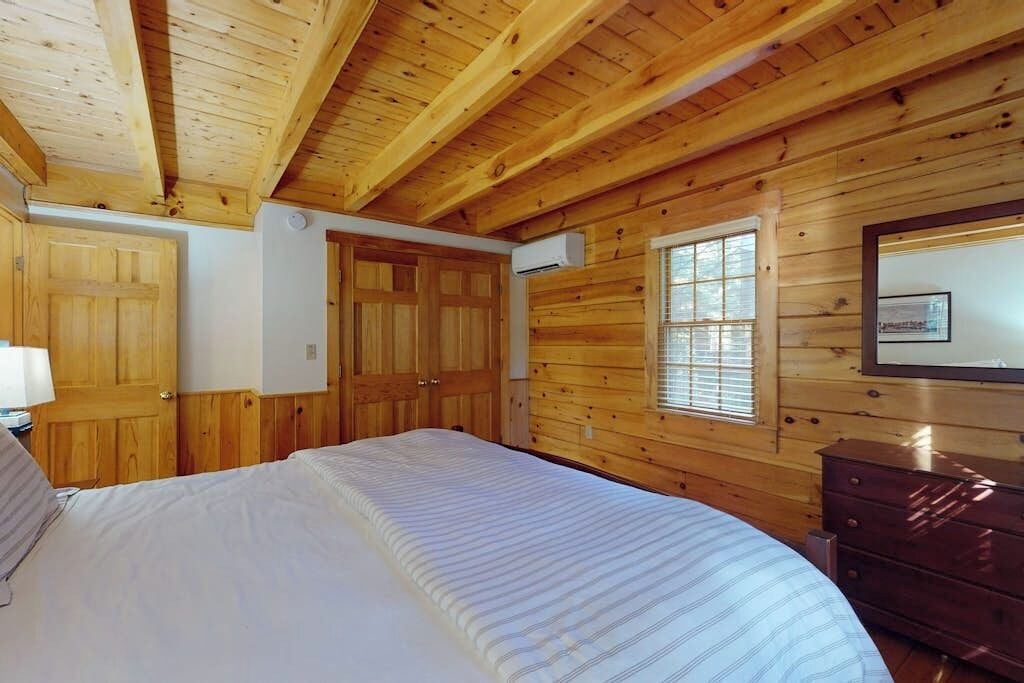 Photo of Bedroom in Northport