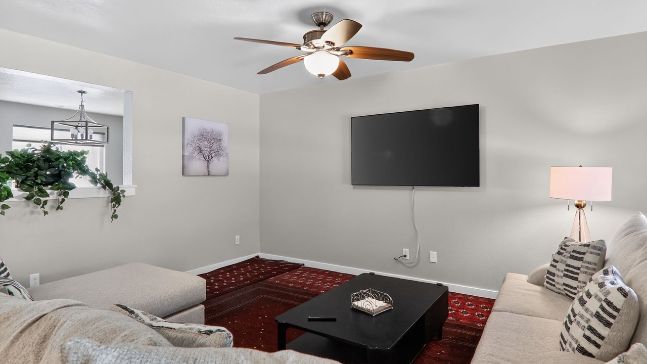 Photo of Livingroom in Southwest Ada County Alliance
