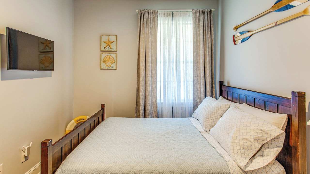 Photo of Bedroom in Carolina Yacht Landing