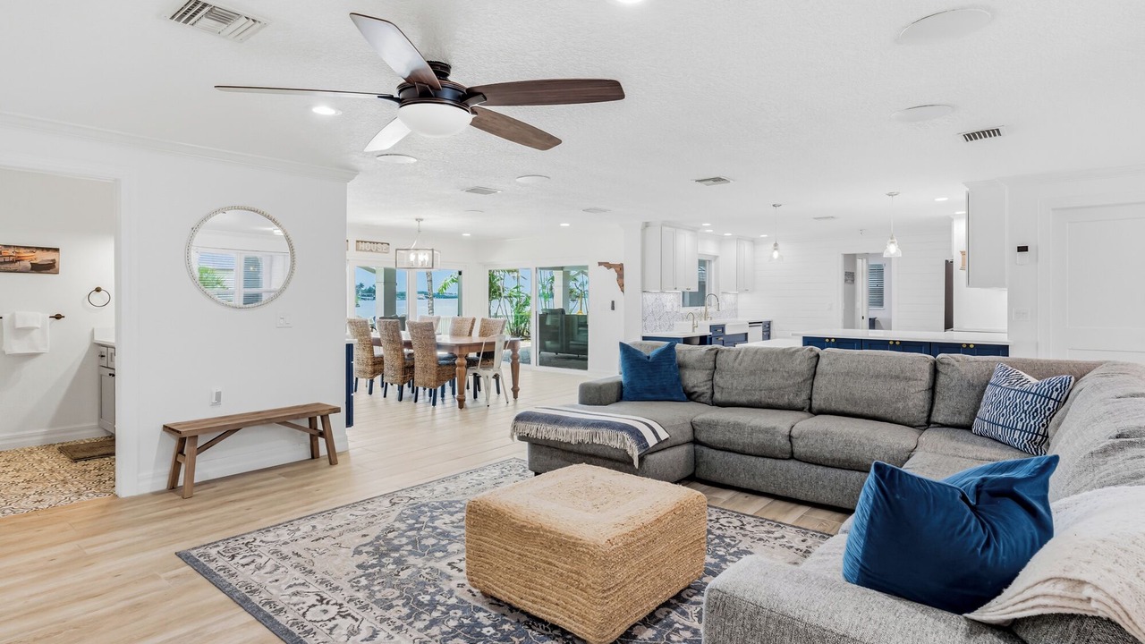 Photo of Livingroom in Harbor Hills