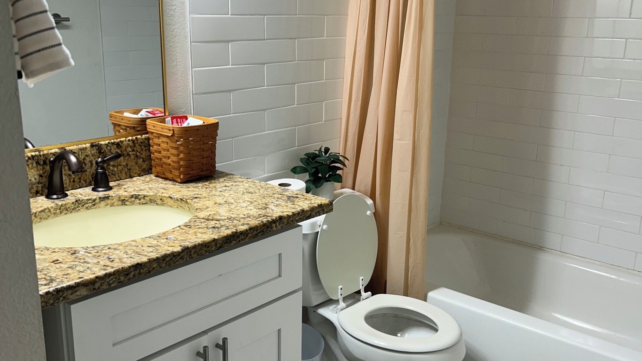 Photo of Bathroom in Port Tampa City