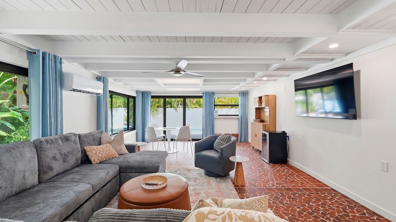 Photo of Livingroom in Bay Isle