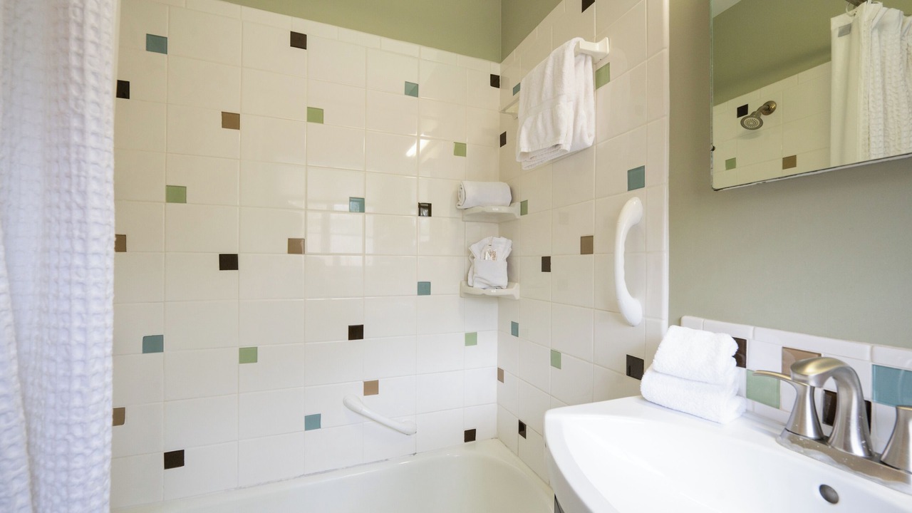 Photo of Bathroom in Holmes Beach