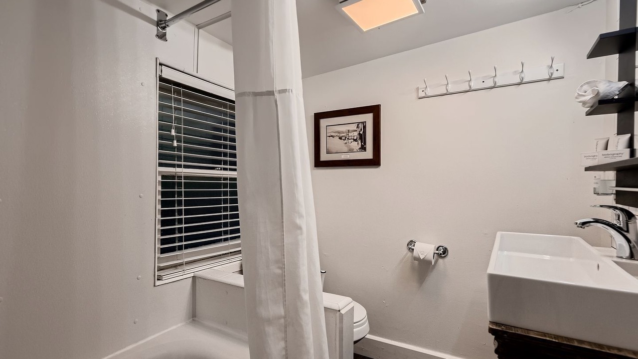 Photo of Bathroom in Historic District