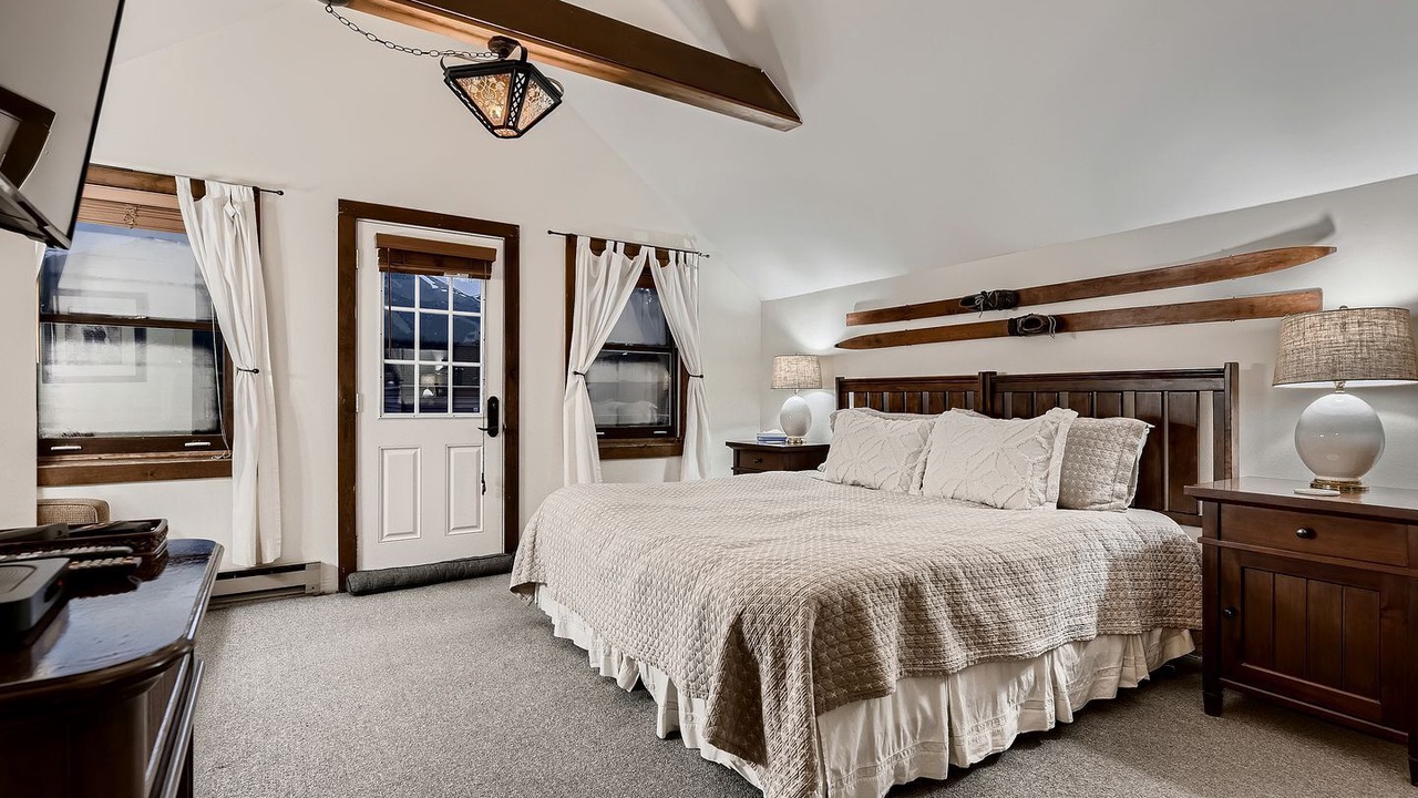Photo of Bedroom in Historic District