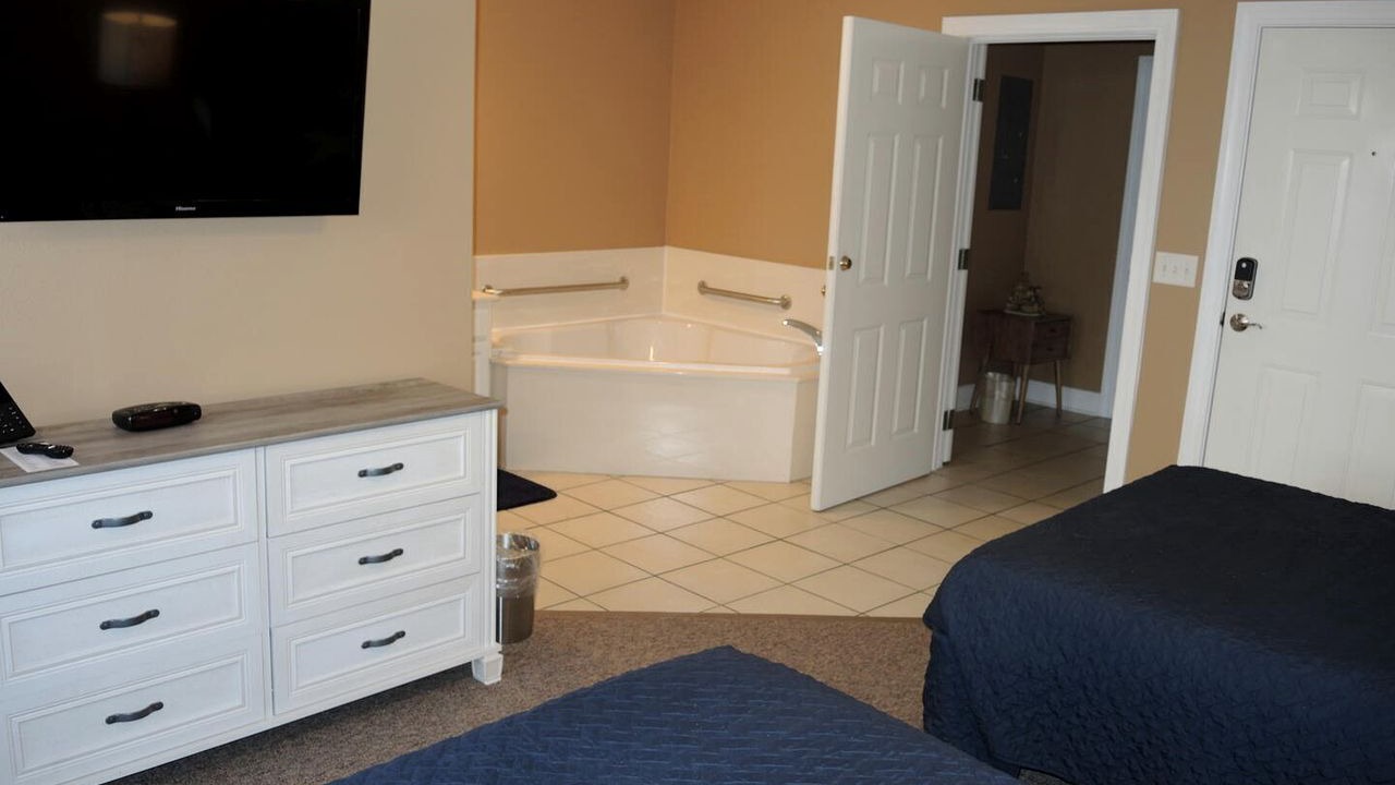 Photo of Bedroom in Calabash