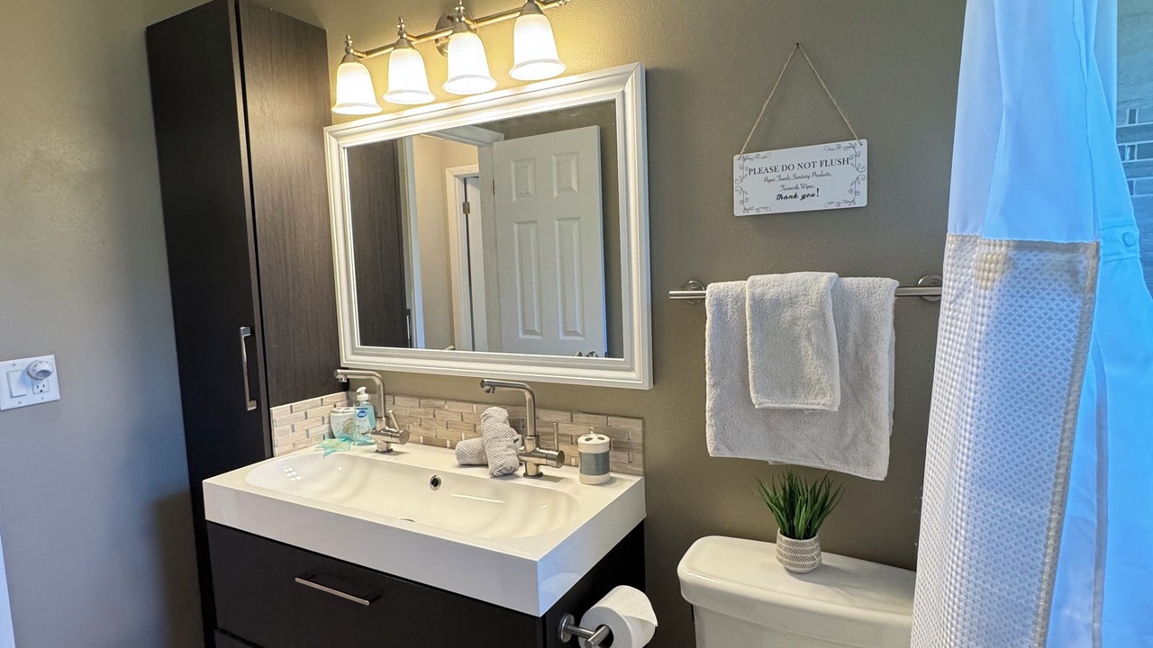 Photo of Bathroom in Venice Gardens