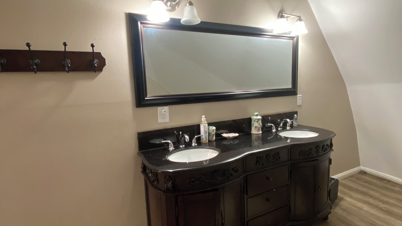 Photo of Bathroom in Hawaiian Acres
