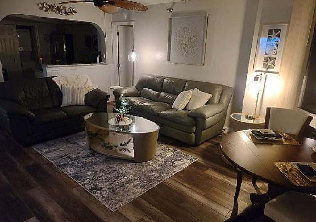 Photo of Livingroom in Island Estate