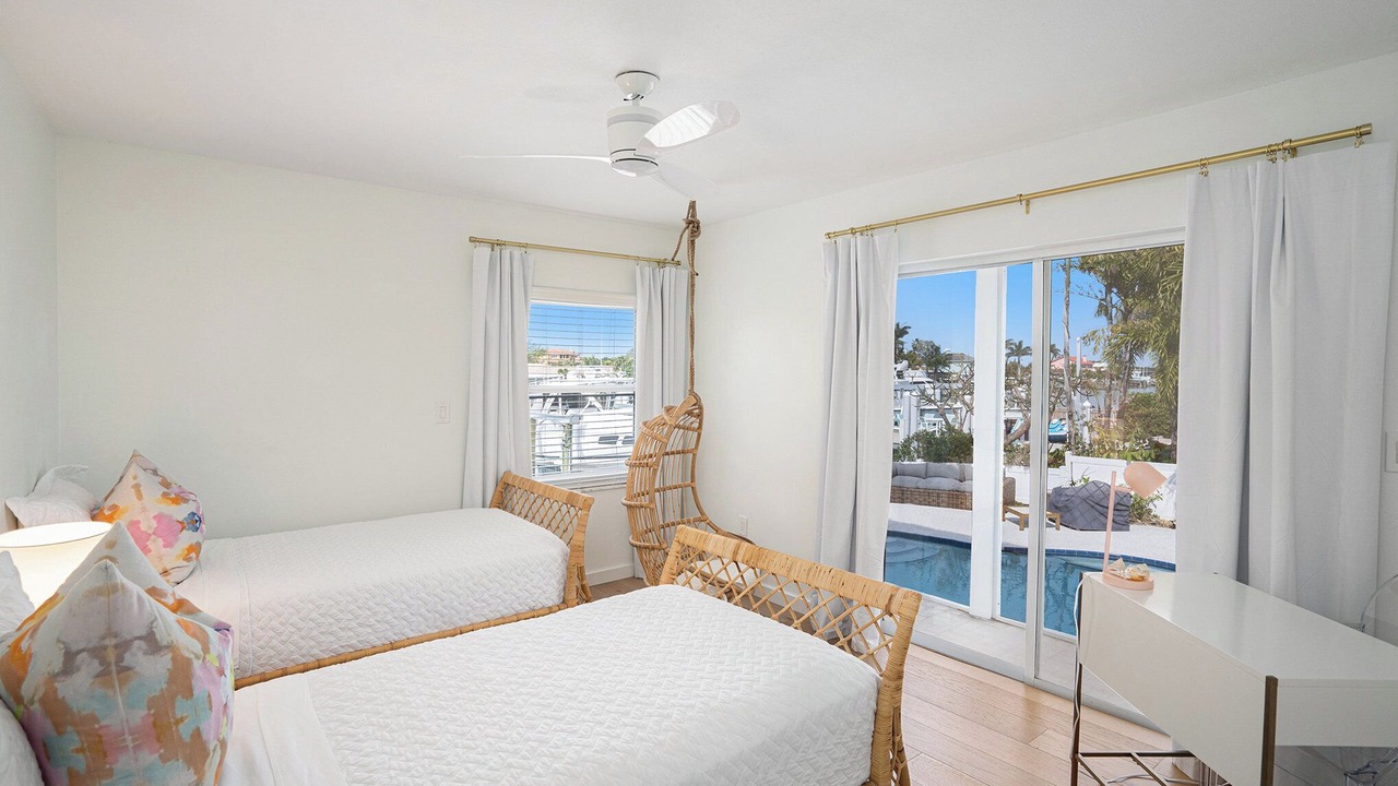 Photo of Bedroom in Capri Isle
