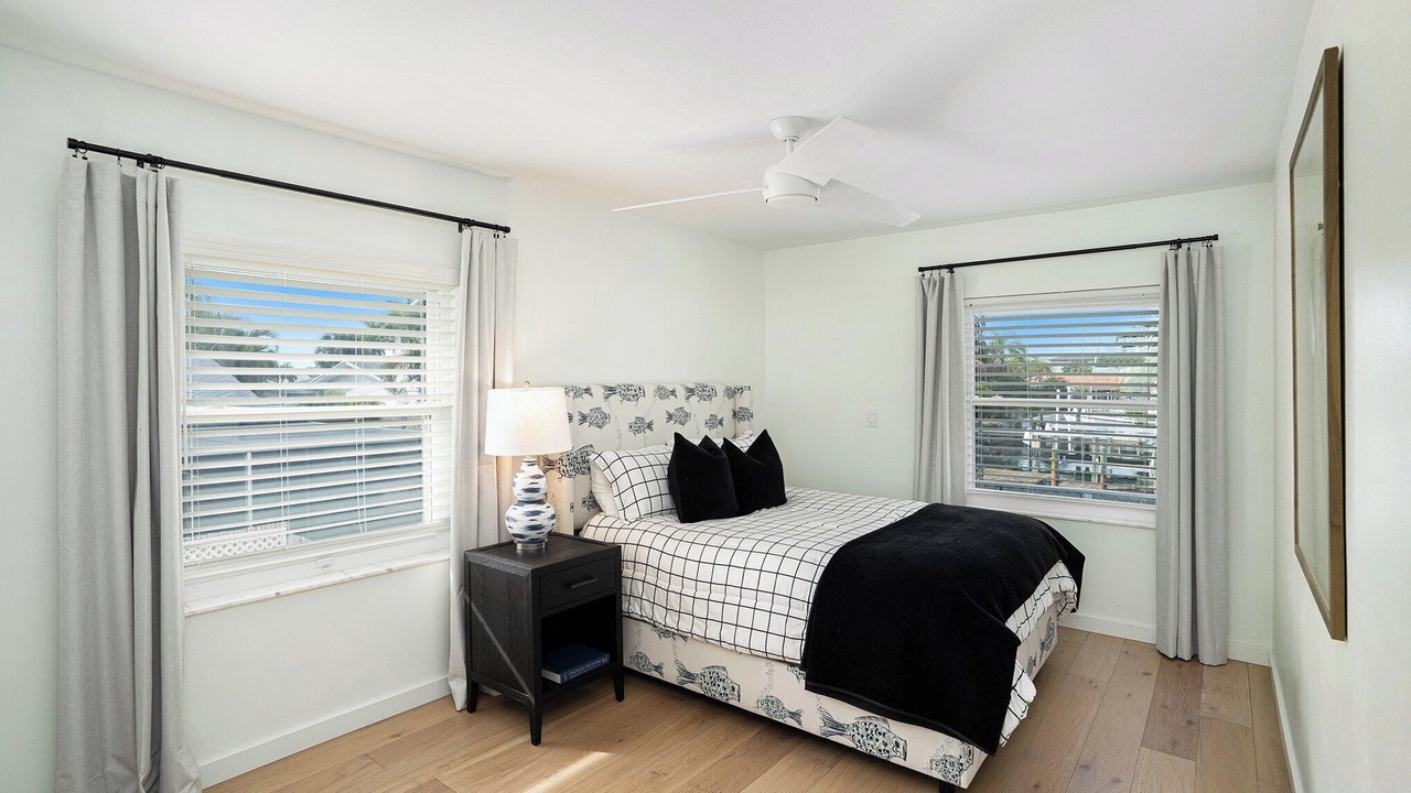 Photo of Bedroom in Capri Isle