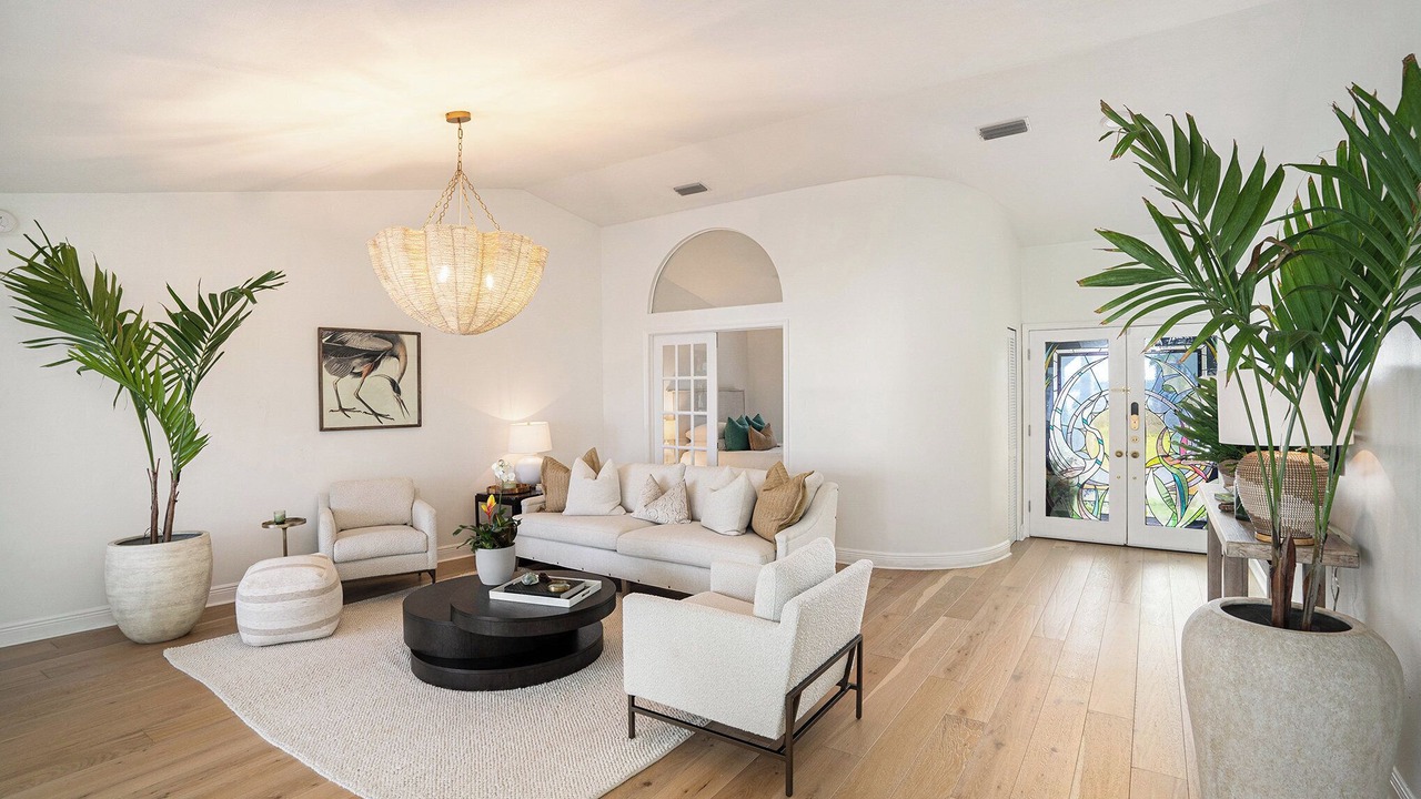 Photo of Livingroom in Capri Isle